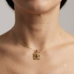 آویز سوارسکی طلا طرح وینتیج سنگ چشم ببر