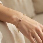 دستبند طلا لیزری طرح گل بابونه