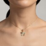 آویز طلا طرح پروانه